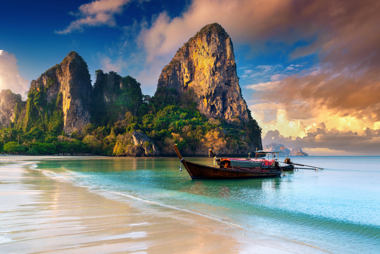 railay-beach-sunrise-krabi-thailand